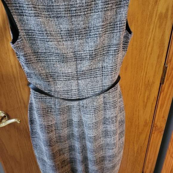 New York and Company pencil dress size 4 - Picture 6 of 7
